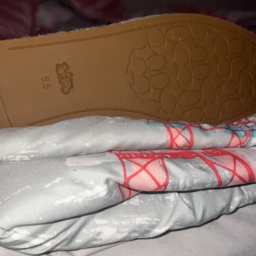 these have not been warn at all 😊😊😊. so enjoy these 🫶🏽🫶🏽 - Picture 5 of 6